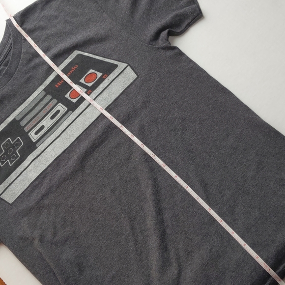 Nintendo Official NES Retro Old School Controller T-shirt Medium Mens - Picture 6 of 6
